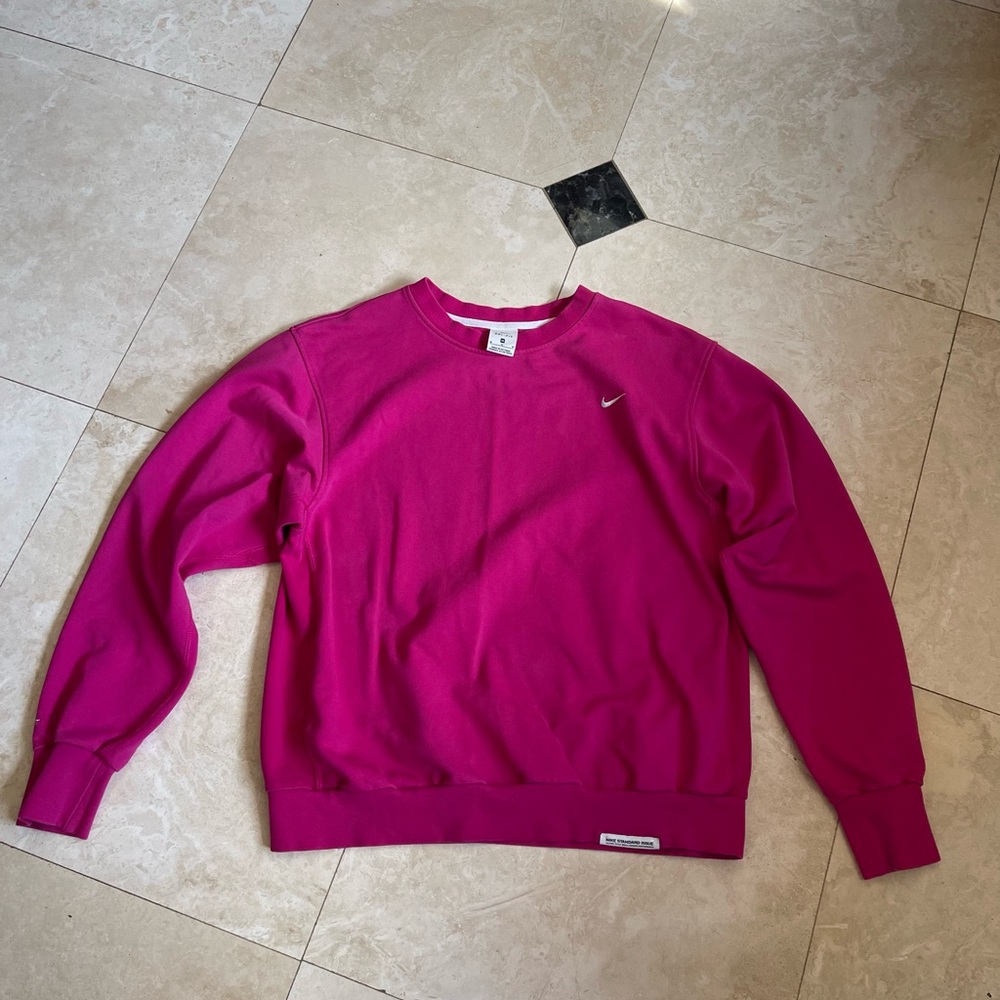 Nike Men’s Sweatshirt Standard Issue